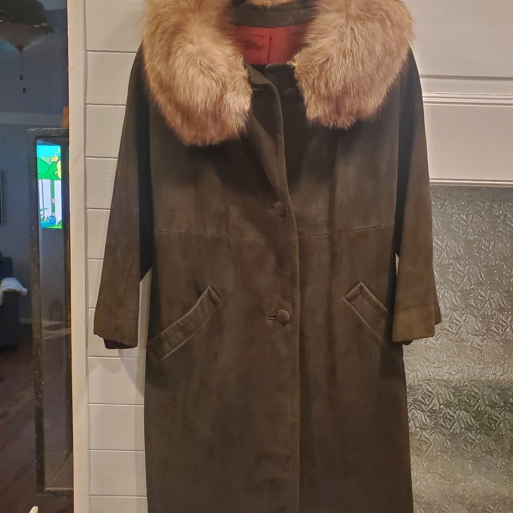Beautiful Green/olive/grey Leather coat with Fox Fur Collar